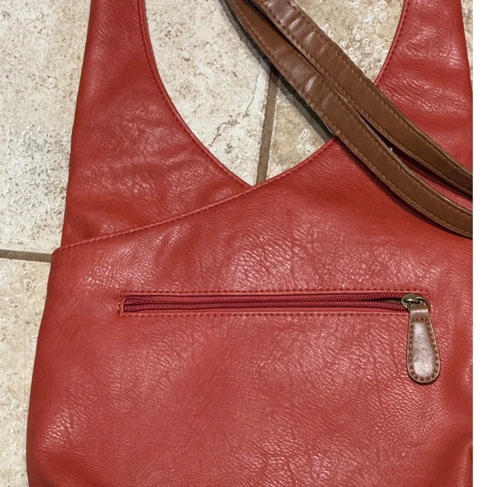 Beuno Crossbody Boho Bag – Red & Brown Three-Compartment Satchel‎